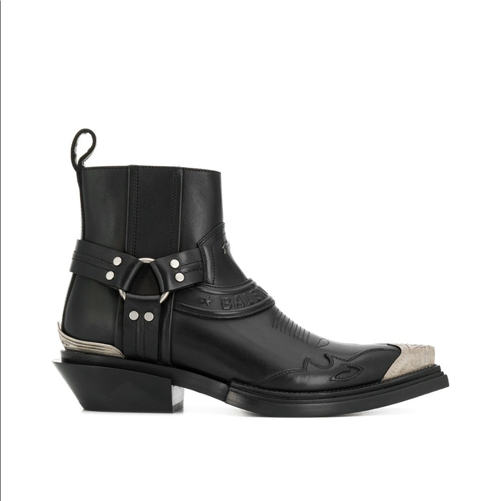 BALENCIAGA
Santiag Herness Texan Ankle Boots